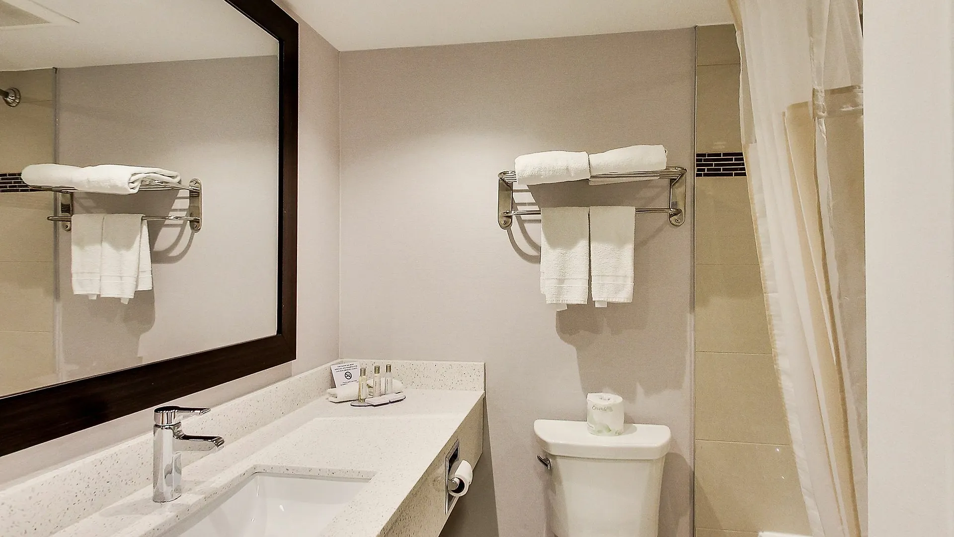 Travelodge By Wyndham Cambridge - Waterloo Hotel