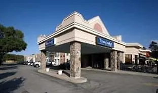 Travelodge By Wyndham Cambridge - Waterloo 2*,  Kanada